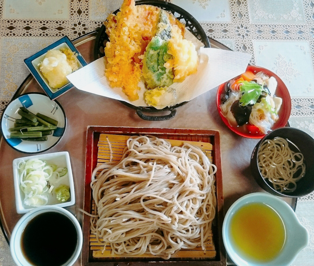 こづゆなど季節の一品がうれしい 蕎麦の聖地 山都 で絶品天ぷら蕎麦を食べる 福島trip