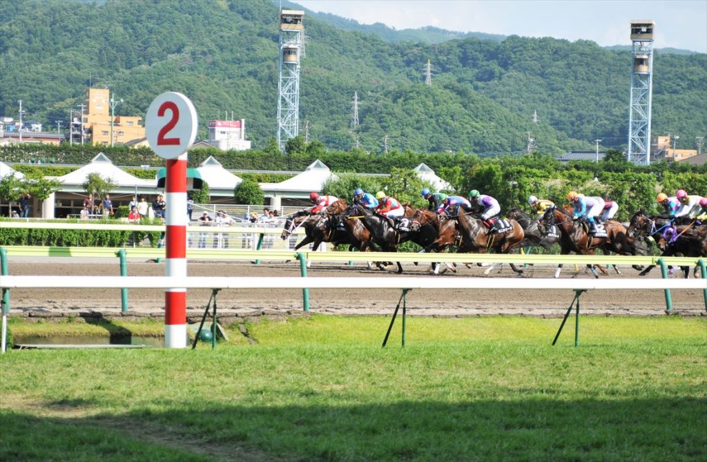 競馬好きなら見逃せない！春競馬が開催