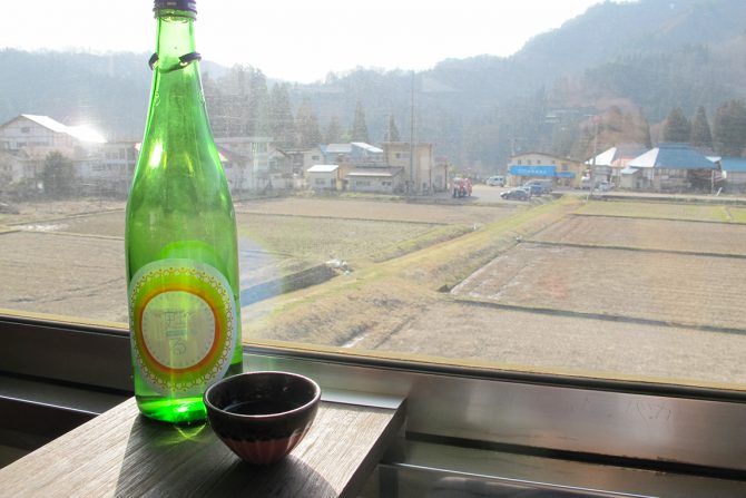 日本酒持って電車でGO！？ 只見線“飲み鉄”体験レポート