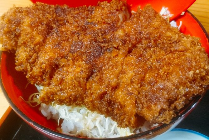 台風による浸水被害から見事復活！ 本宮市にあるソースカツ丼の名店「柏屋食堂」